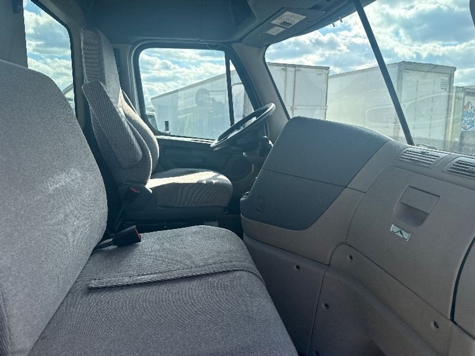 Day Cab Tractor-Heavy Duty Tractors-Freightliner-2020-Cascadia 11342ST-La Porte-IN-235,958\n\t\tmiles-$ 35,750 - Image 14