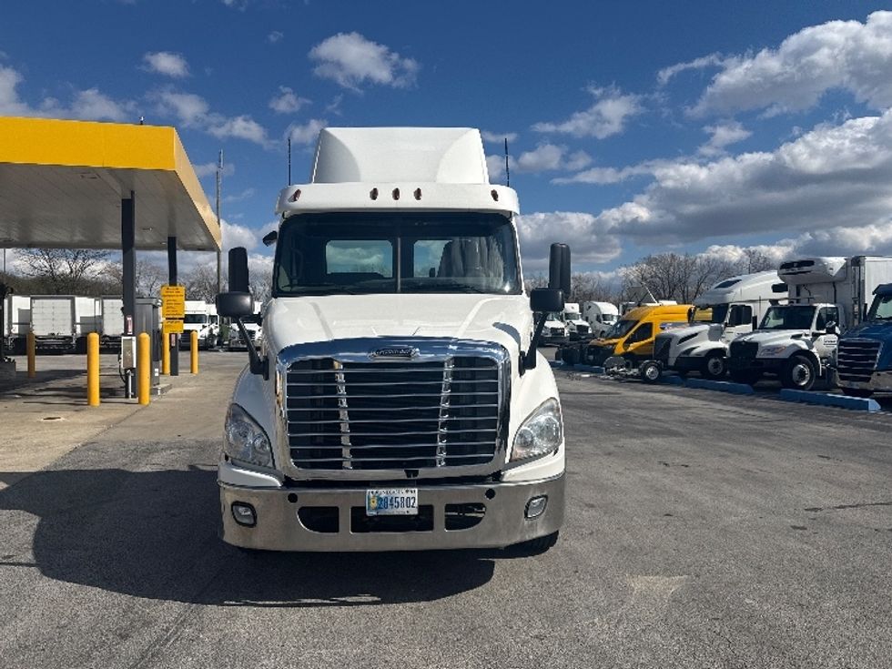 Day Cab Tractor-Heavy Duty Tractors-Freightliner-2020-Cascadia 11342ST-La Porte-IN-235,958\n\t\tmiles-$ 35,750 - Image 2