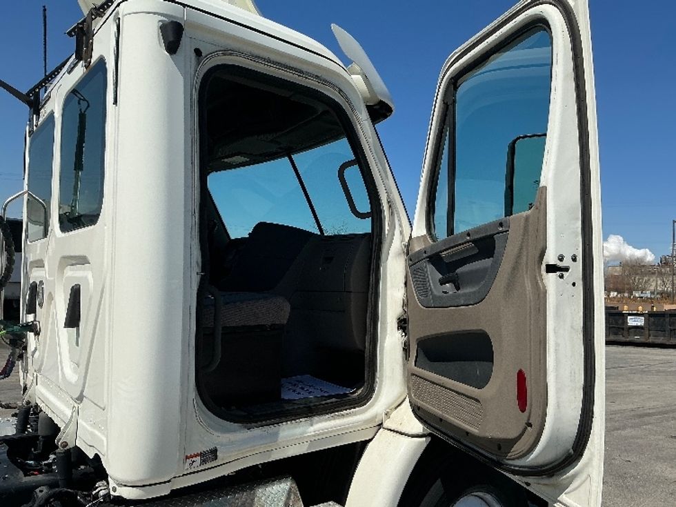 Day Cab Tractor-Heavy Duty Tractors-Freightliner-2020-Cascadia 11342ST-La Porte-IN-249,667\n\t\tmiles-$ 37,750 - Image 12