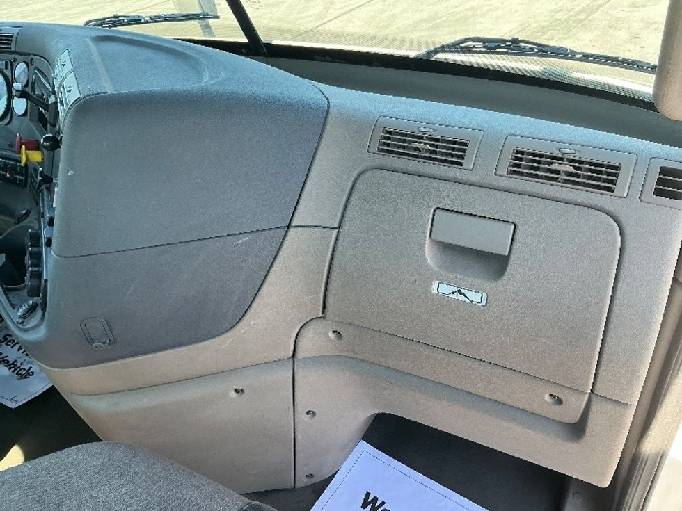 Day Cab Tractor-Heavy Duty Tractors-Freightliner-2020-Cascadia 11342ST-La Porte-IN-249,667\n\t\tmiles-$ 37,750 - Image 13