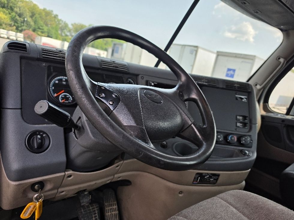 Day Cab Tractor-Heavy Duty Tractors-Freightliner-2020-Cascadia 11342ST-Little Rock-AR-348,412\n\t\tmiles-$ 32,000 - Image 10
