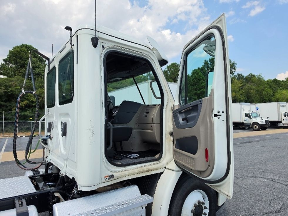 Day Cab Tractor-Heavy Duty Tractors-Freightliner-2020-Cascadia 11342ST-Little Rock-AR-348,412\n\t\tmiles-$ 32,000 - Image 11