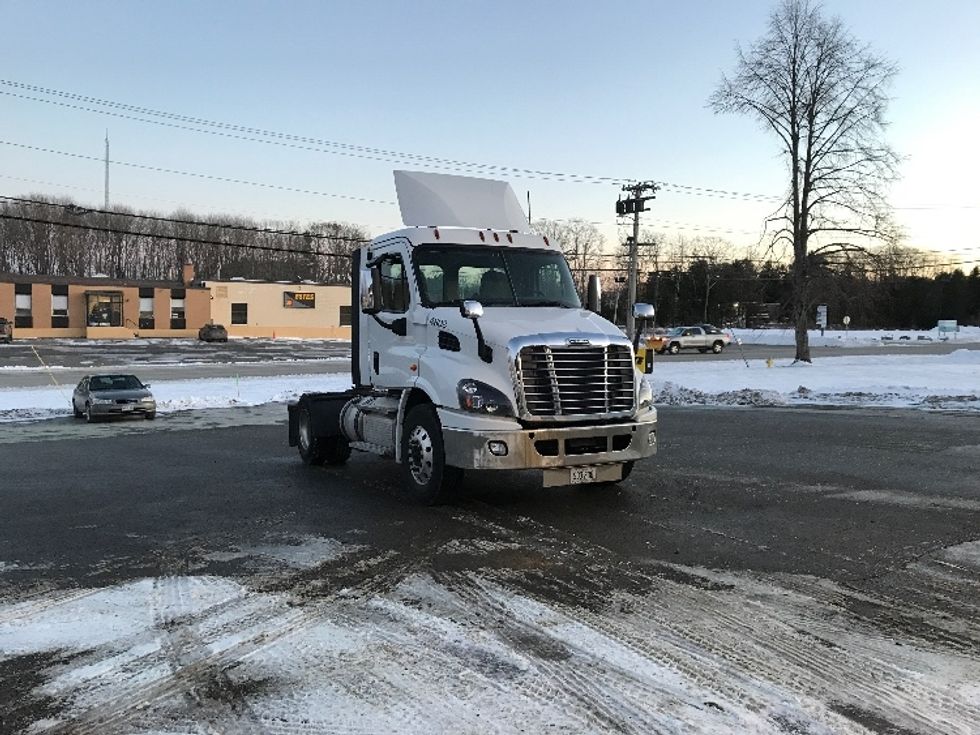 Day Cab Tractor-Heavy Duty Tractors-Freightliner-2020-Cascadia 11342ST-Londonderry-NH-214,531\n\t\tmiles-$ 38,250 - Image 1
