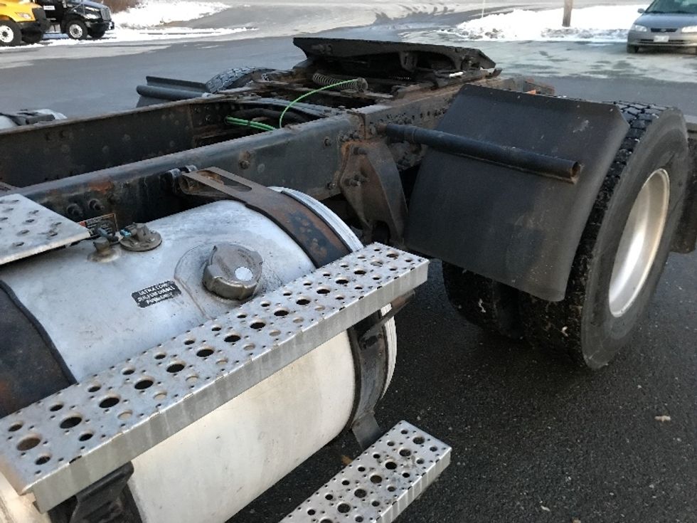 Day Cab Tractor-Heavy Duty Tractors-Freightliner-2020-Cascadia 11342ST-Londonderry-NH-214,531\n\t\tmiles-$ 38,250 - Image 16