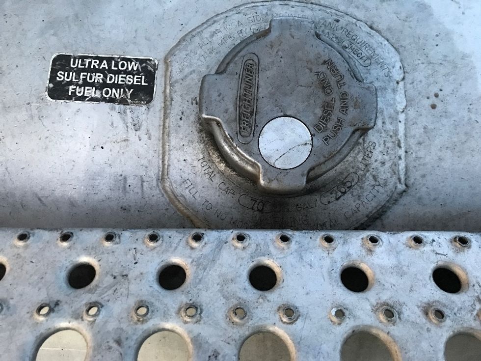 Day Cab Tractor-Heavy Duty Tractors-Freightliner-2020-Cascadia 11342ST-Londonderry-NH-214,531\n\t\tmiles-$ 38,250 - Image 18