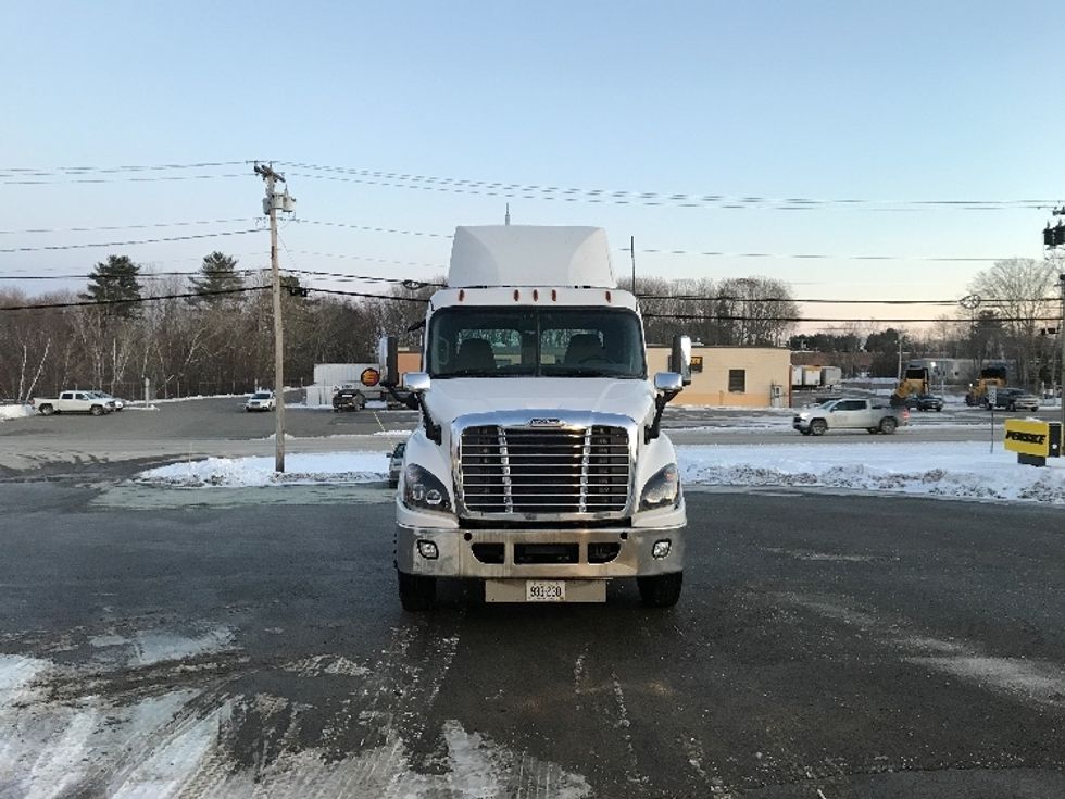 Day Cab Tractor-Heavy Duty Tractors-Freightliner-2020-Cascadia 11342ST-Londonderry-NH-214,531\n\t\tmiles-$ 38,250 - Image 2