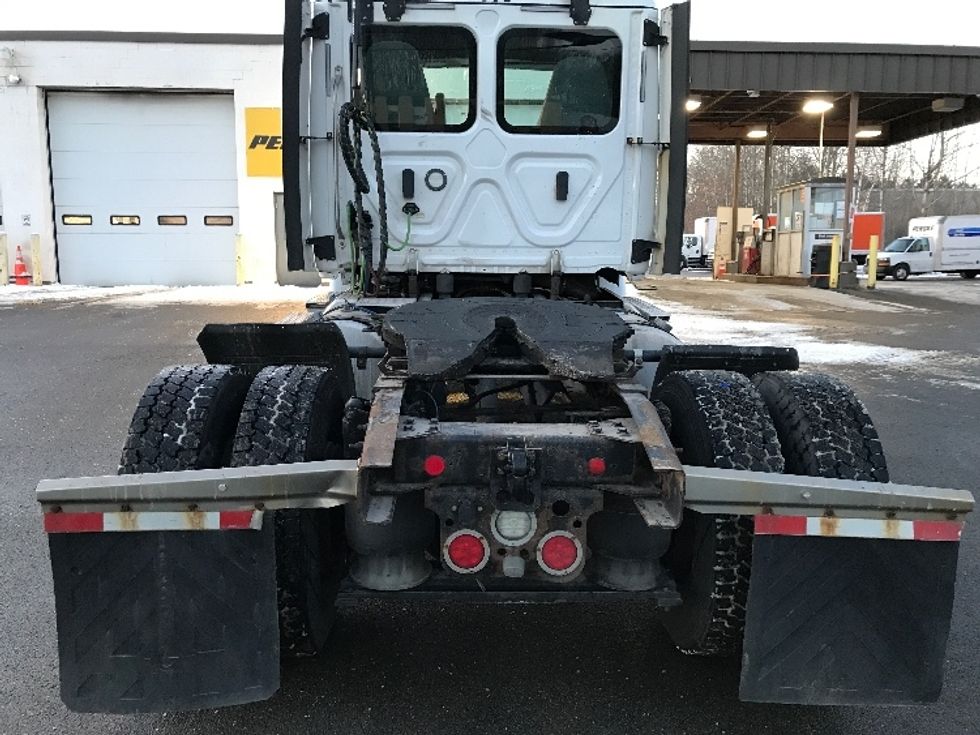 Day Cab Tractor-Heavy Duty Tractors-Freightliner-2020-Cascadia 11342ST-Londonderry-NH-214,531\n\t\tmiles-$ 38,250 - Image 6