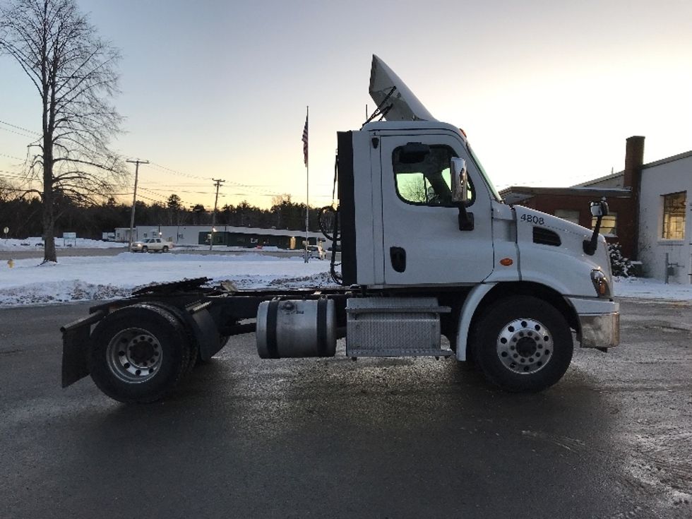 Day Cab Tractor-Heavy Duty Tractors-Freightliner-2020-Cascadia 11342ST-Londonderry-NH-214,531\n\t\tmiles-$ 38,250 - Image 8