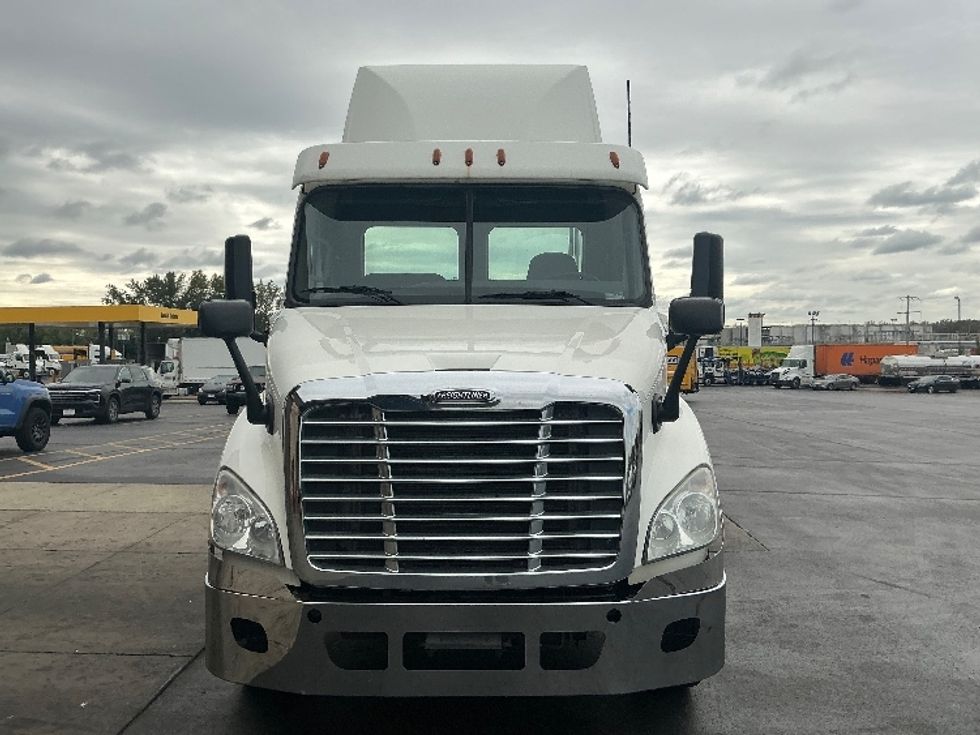 Day Cab Tractor-Heavy Duty Tractors-Freightliner-2020-Cascadia 11342ST-Melrose Park-IL-238,725\n\t\tmiles-$ 39,000 - Image 2