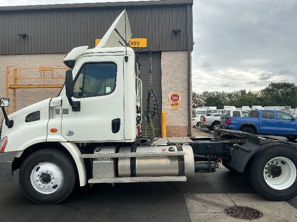 Day Cab Tractor-Heavy Duty Tractors-Freightliner-2020-Cascadia 11342ST-Melrose Park-IL-238,725\n\t\tmiles-$ 39,000 - Image 4
