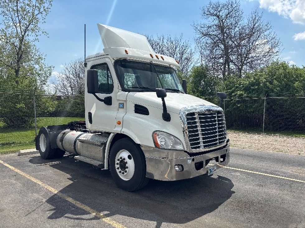 Day Cab Tractor-Heavy Duty Tractors-Freightliner-2020-Cascadia 11342ST-Middlefield-OH-370,387\n\t\tmiles-$ 28,500 - Image 1