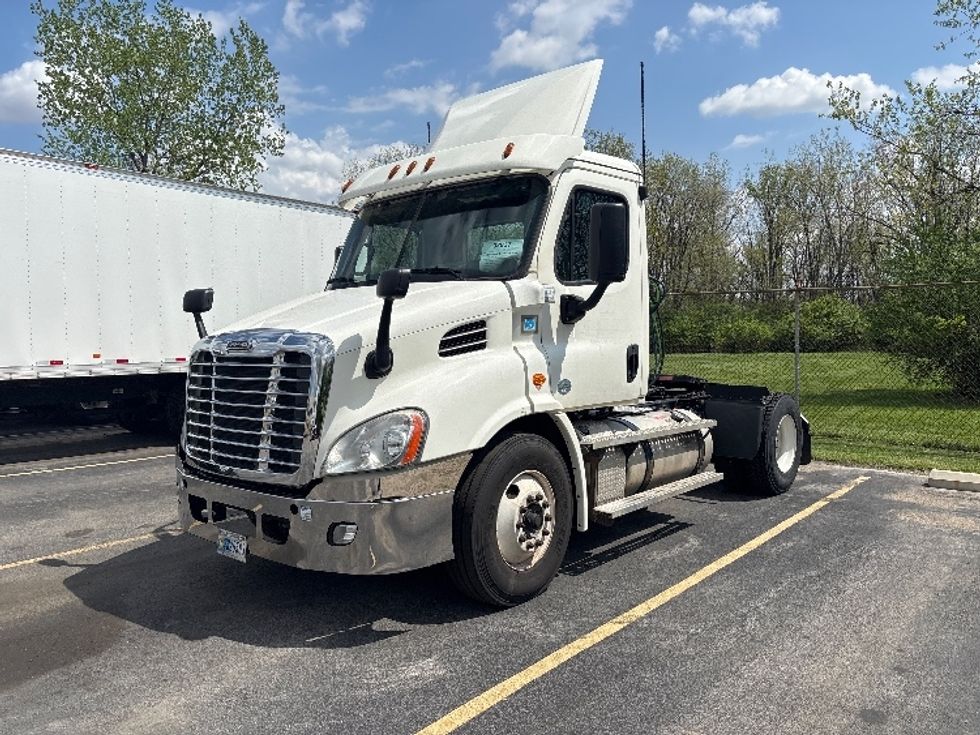 Day Cab Tractor-Heavy Duty Tractors-Freightliner-2020-Cascadia 11342ST-Middlefield-OH-370,387\n\t\tmiles-$ 28,500 - Image 3