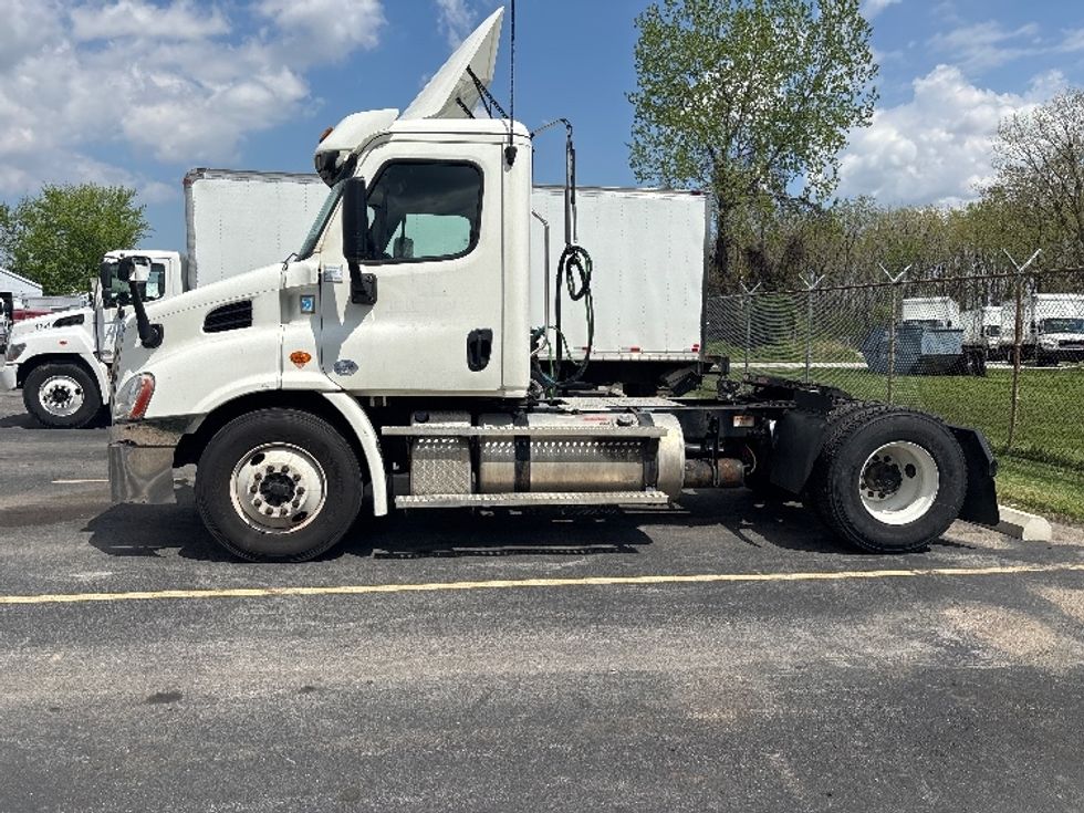 Day Cab Tractor-Heavy Duty Tractors-Freightliner-2020-Cascadia 11342ST-Middlefield-OH-370,387\n\t\tmiles-$ 28,500 - Image 4