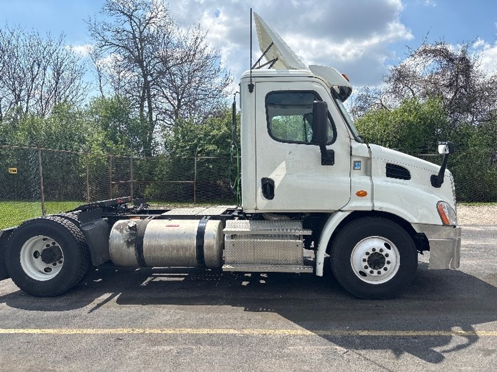 Day Cab Tractor-Heavy Duty Tractors-Freightliner-2020-Cascadia 11342ST-Middlefield-OH-370,387\n\t\tmiles-$ 28,500 - Image 8