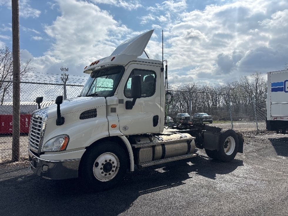 Day Cab Tractor-Heavy Duty Tractors-Freightliner-2020-Cascadia 11342ST-Middlefield-OH-400,860\n\t\tmiles-$ 28,750 - Image 3