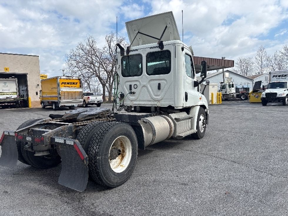 Day Cab Tractor-Heavy Duty Tractors-Freightliner-2020-Cascadia 11342ST-Middlefield-OH-400,860\n\t\tmiles-$ 28,750 - Image 7