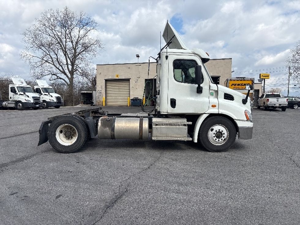 Day Cab Tractor-Heavy Duty Tractors-Freightliner-2020-Cascadia 11342ST-Middlefield-OH-400,860\n\t\tmiles-$ 28,750 - Image 8