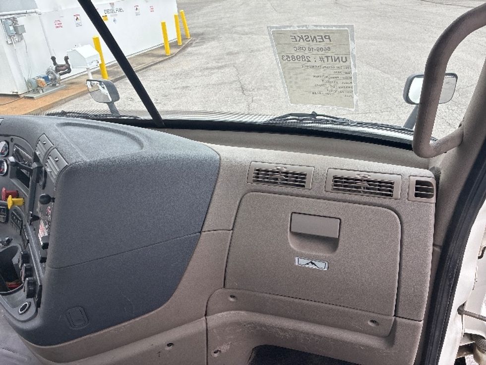 Day Cab Tractor-Heavy Duty Tractors-Freightliner-2020-Cascadia 11342ST-Nashville-TN-335,387\n\t\tmiles-$ 35,750 - Image 13