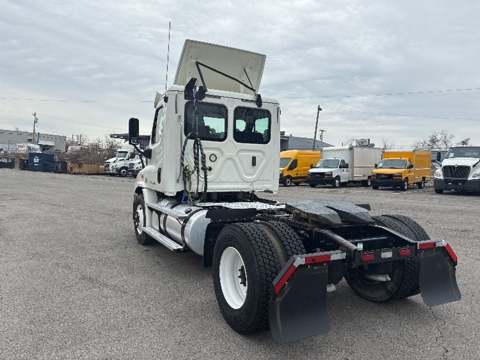 Day Cab Tractor-Heavy Duty Tractors-Freightliner-2020-Cascadia 11342ST-Nashville-TN-335,387\n\t\tmiles-$ 35,750 - Image 5