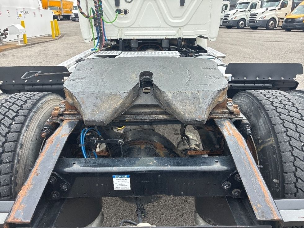 Day Cab Tractor-Heavy Duty Tractors-Freightliner-2020-Cascadia 11342ST-Nashville-TN-335,387\n\t\tmiles-$ 35,750 - Image 6