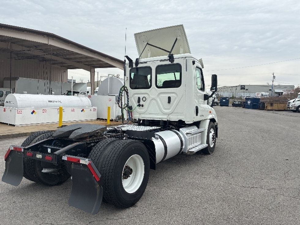 Day Cab Tractor-Heavy Duty Tractors-Freightliner-2020-Cascadia 11342ST-Nashville-TN-335,387\n\t\tmiles-$ 35,750 - Image 7