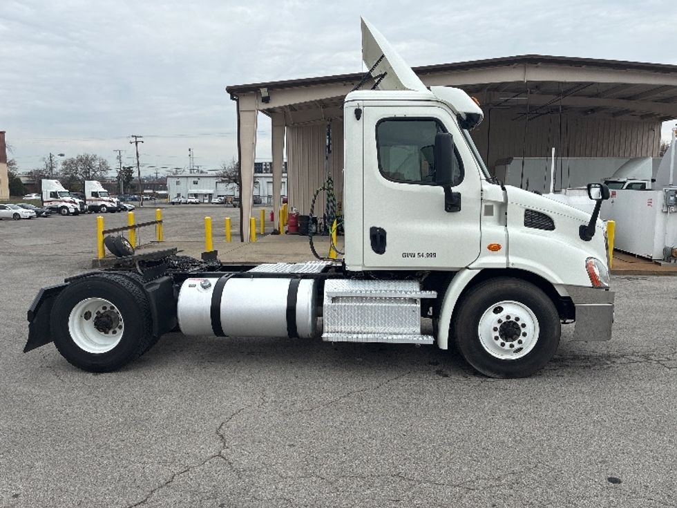 Day Cab Tractor-Heavy Duty Tractors-Freightliner-2020-Cascadia 11342ST-Nashville-TN-335,387\n\t\tmiles-$ 35,750 - Image 8