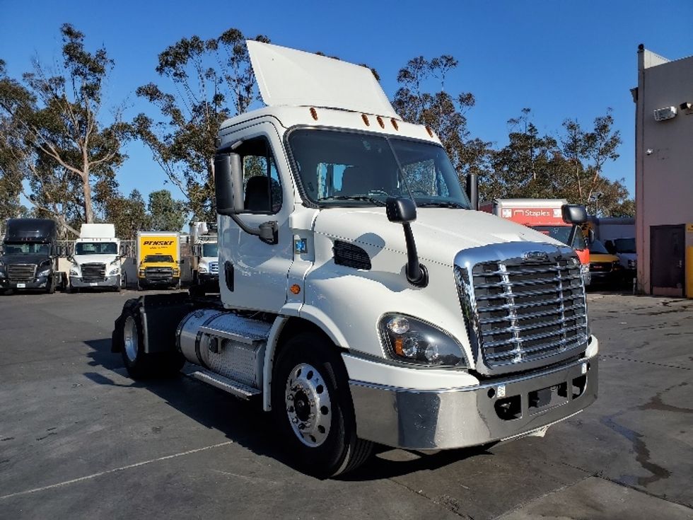 Day Cab Tractor-Heavy Duty Tractors-Freightliner-2020-Cascadia 11342ST-San Diego-CA-223,511\n\t\tmiles-$ 56,250 - Image 1