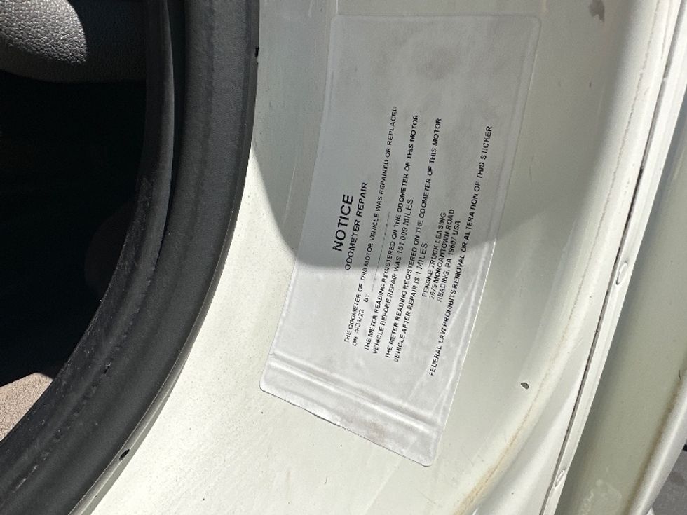 2020 Freightliner Cascadia 113" sleeper cab photo 16