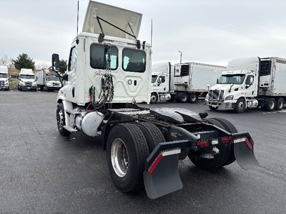 Day Cab Tractor-Heavy Duty Tractors-Freightliner-2020-Cascadia 11342ST-Swedesboro-NJ-477,351\n\t\tmiles-$ 28,750 - Image 5