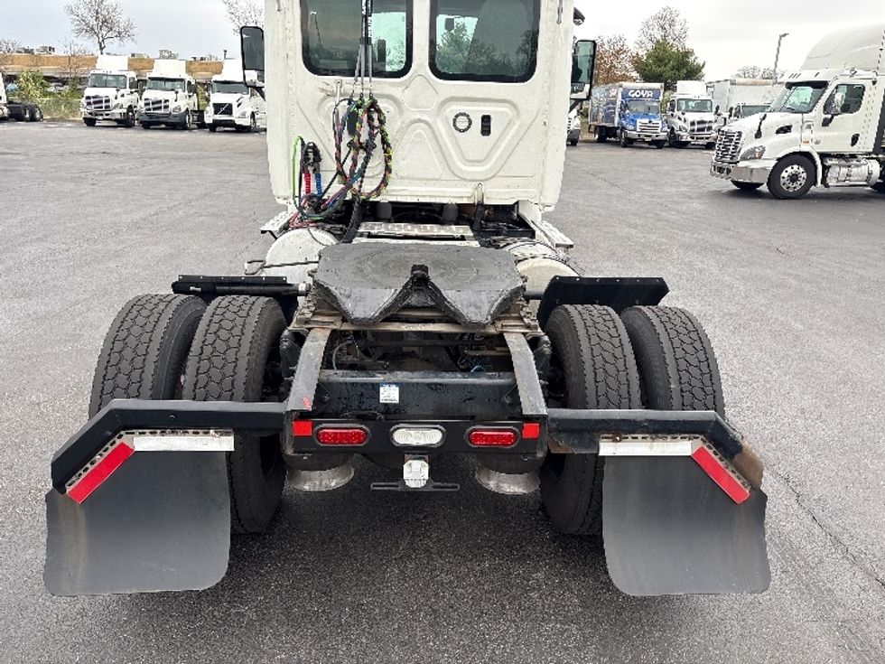 Day Cab Tractor-Heavy Duty Tractors-Freightliner-2020-Cascadia 11342ST-Swedesboro-NJ-477,351\n\t\tmiles-$ 28,750 - Image 6