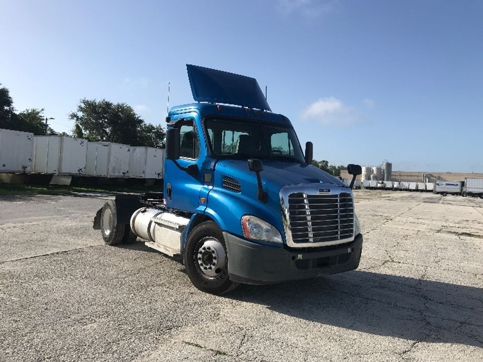 Day Cab Tractor-Heavy Duty Tractors-Freightliner-2020-Cascadia 11342ST-Tampa-FL-185,611\n\t\tmiles-$ 48,250 - Image 1