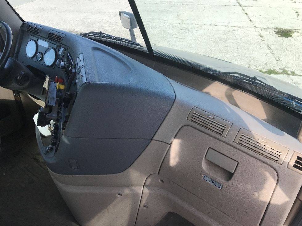 Day Cab Tractor-Heavy Duty Tractors-Freightliner-2020-Cascadia 11342ST-Tampa-FL-185,611\n\t\tmiles-$ 48,250 - Image 13