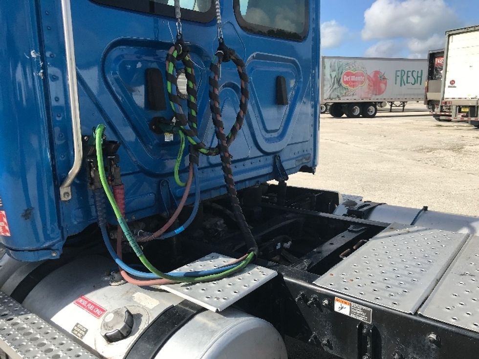 Day Cab Tractor-Heavy Duty Tractors-Freightliner-2020-Cascadia 11342ST-Tampa-FL-185,611\n\t\tmiles-$ 48,250 - Image 18