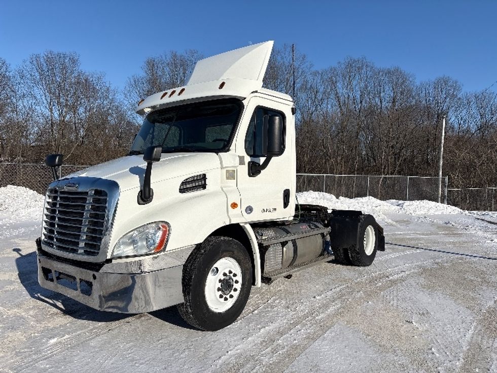 Day Cab Tractor-Heavy Duty Tractors-Freightliner-2020-Cascadia 11342ST-Wabash-IN-300,000\n\t\tmiles-$ 32,500 - Image 3