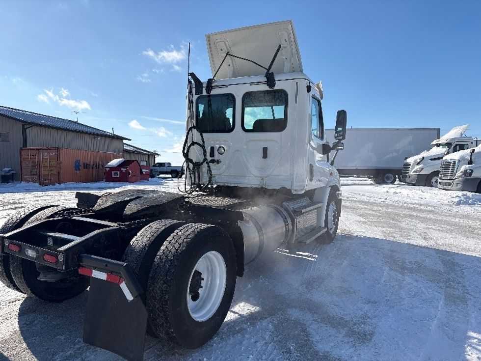 Day Cab Tractor-Heavy Duty Tractors-Freightliner-2020-Cascadia 11342ST-Wabash-IN-300,000\n\t\tmiles-$ 32,500 - Image 7