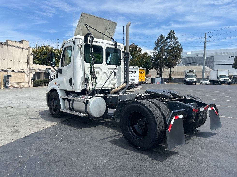 Day Cab Tractor-Heavy Duty Tractors-Freightliner-2020-Cascadia 11342ST-West Sacramento-CA-140,745\n\t\tmiles-$ 45,750 - Image 5