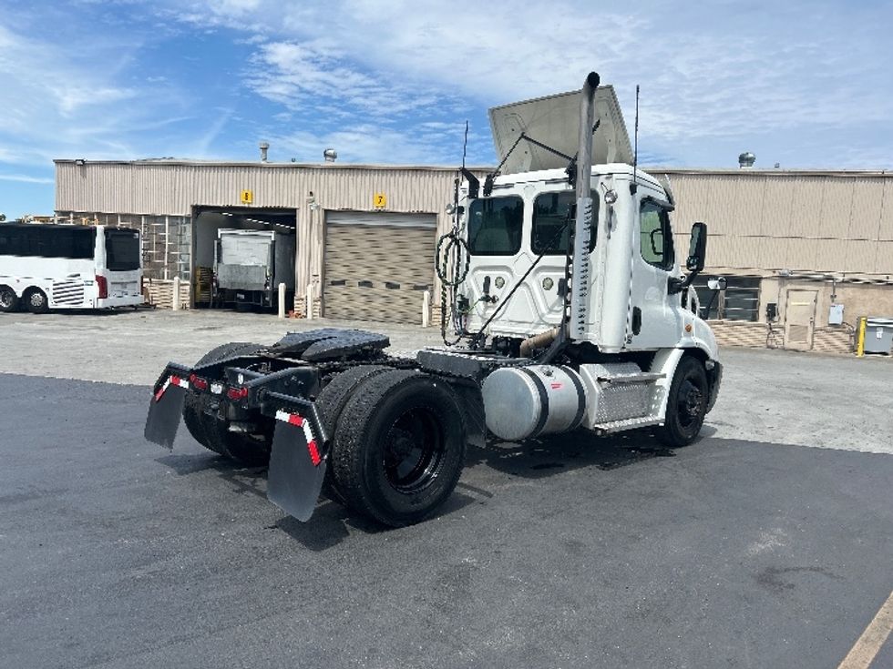 Day Cab Tractor-Heavy Duty Tractors-Freightliner-2020-Cascadia 11342ST-West Sacramento-CA-140,745\n\t\tmiles-$ 45,750 - Image 7