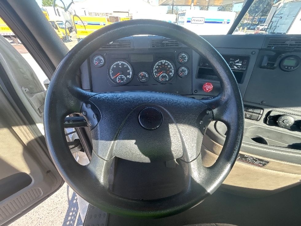 Day Cab Tractor-Heavy Duty Tractors-Freightliner-2020-Cascadia 11342ST-West Sacramento-CA-161,797\n\t\tmiles-$ 48,750 - Image 10