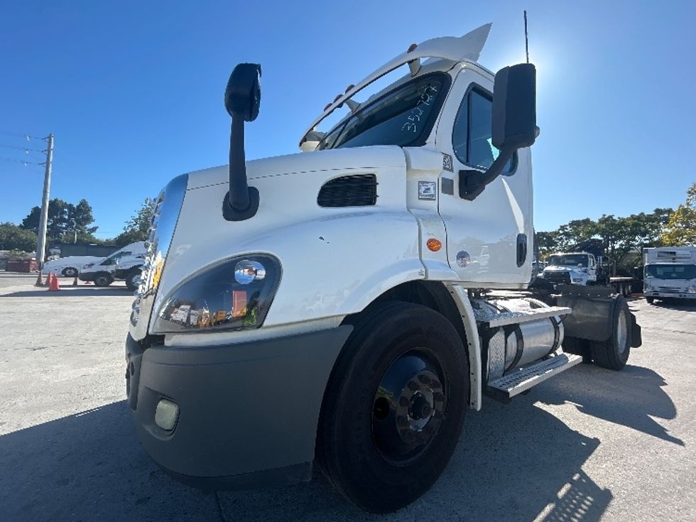 Day Cab Tractor-Heavy Duty Tractors-Freightliner-2020-Cascadia 11342ST-West Sacramento-CA-161,797\n\t\tmiles-$ 48,750 - Image 3