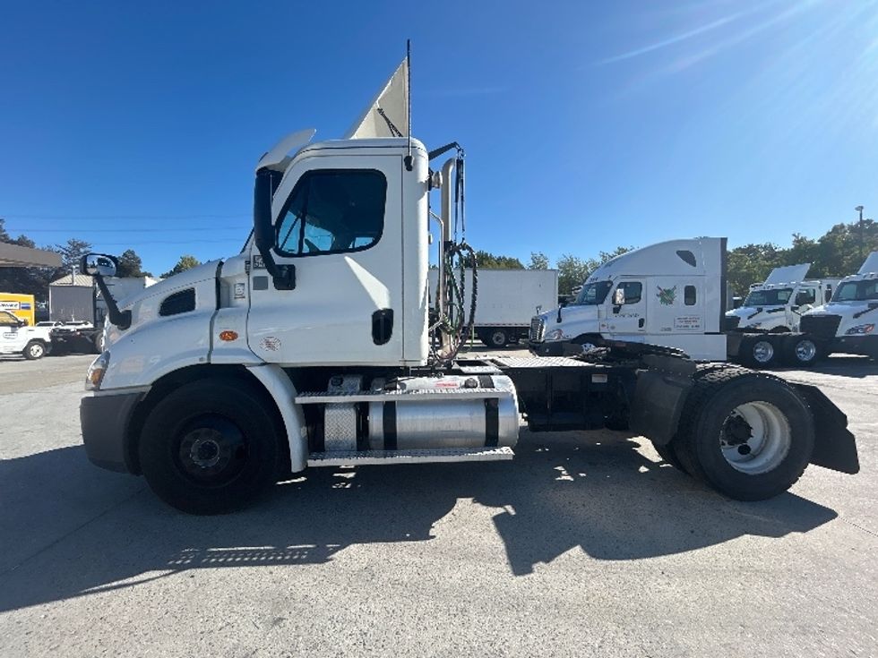 Day Cab Tractor-Heavy Duty Tractors-Freightliner-2020-Cascadia 11342ST-West Sacramento-CA-161,797\n\t\tmiles-$ 48,750 - Image 4
