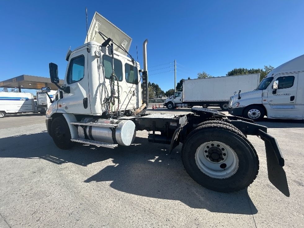 Day Cab Tractor-Heavy Duty Tractors-Freightliner-2020-Cascadia 11342ST-West Sacramento-CA-161,797\n\t\tmiles-$ 48,750 - Image 5