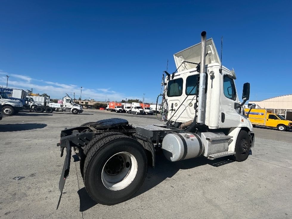 Day Cab Tractor-Heavy Duty Tractors-Freightliner-2020-Cascadia 11342ST-West Sacramento-CA-161,797\n\t\tmiles-$ 48,750 - Image 7