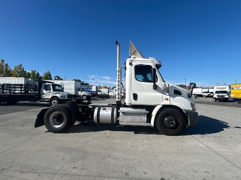 Day Cab Tractor-Heavy Duty Tractors-Freightliner-2020-Cascadia 11342ST-West Sacramento-CA-161,797\n\t\tmiles-$ 48,750 - Image 8
