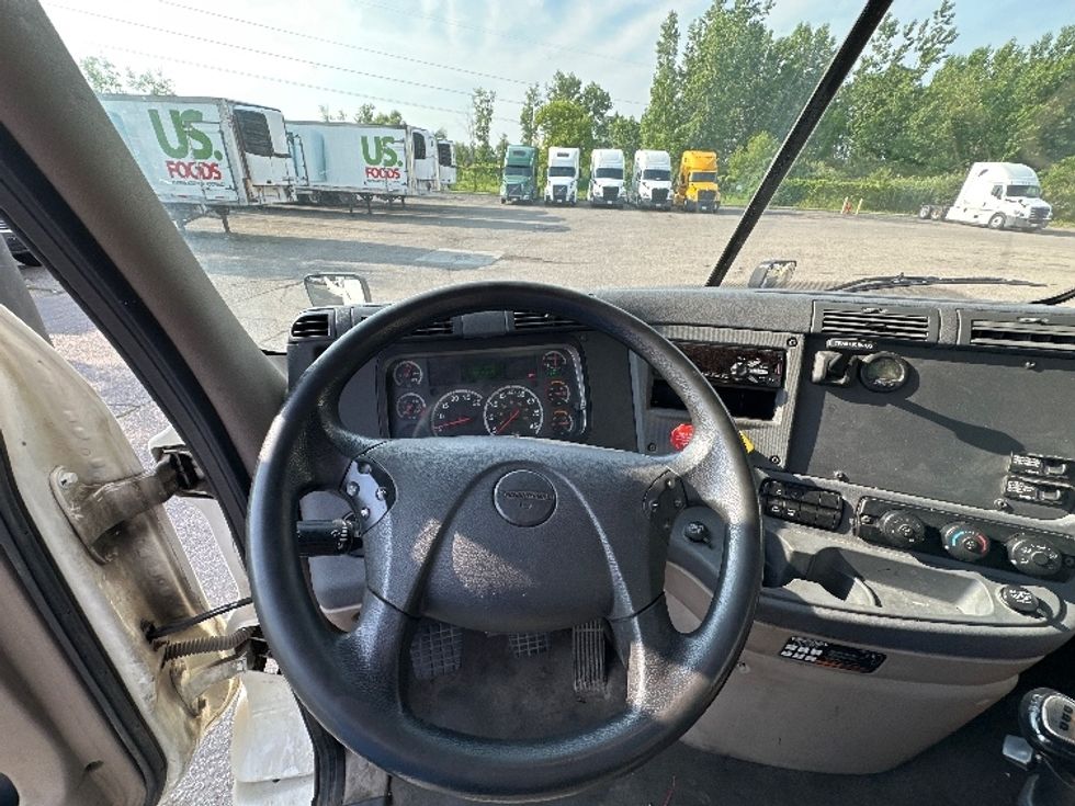 Day Cab Tractor-Heavy Duty Tractors-Freightliner-2020-Cascadia 11342ST-Wixom-MI-176,352\n\t\tmiles-$ 37,250 - Image 11