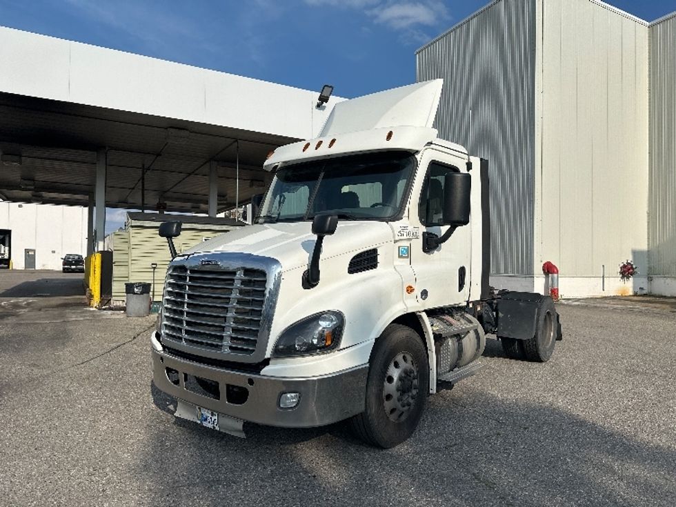 Day Cab Tractor-Heavy Duty Tractors-Freightliner-2020-Cascadia 11342ST-Wixom-MI-176,352\n\t\tmiles-$ 37,250 - Image 3