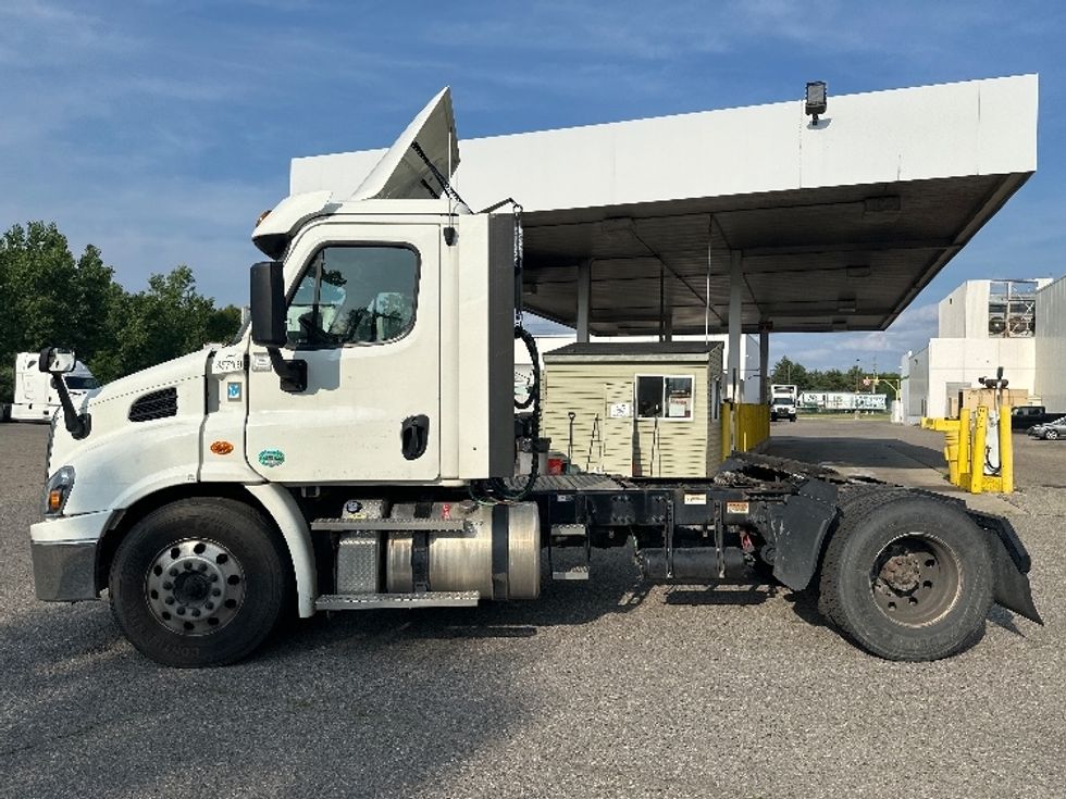 Day Cab Tractor-Heavy Duty Tractors-Freightliner-2020-Cascadia 11342ST-Wixom-MI-176,352\n\t\tmiles-$ 37,250 - Image 4
