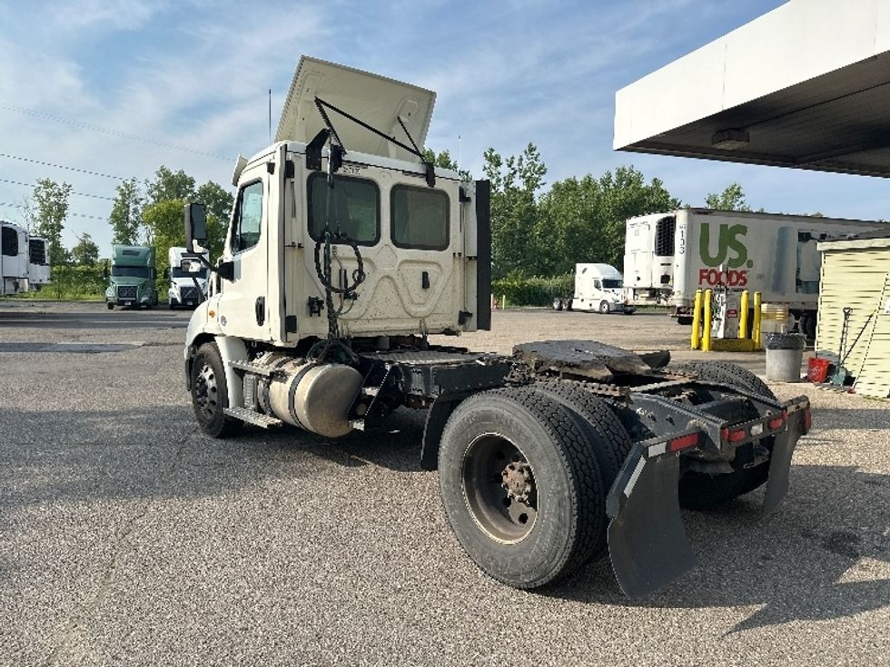 Day Cab Tractor-Heavy Duty Tractors-Freightliner-2020-Cascadia 11342ST-Wixom-MI-176,352\n\t\tmiles-$ 37,250 - Image 5