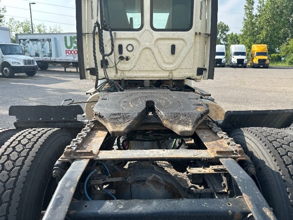 Day Cab Tractor-Heavy Duty Tractors-Freightliner-2020-Cascadia 11342ST-Wixom-MI-176,352\n\t\tmiles-$ 37,250 - Image 6