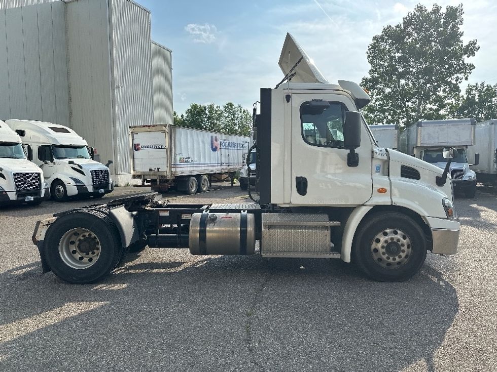 Day Cab Tractor-Heavy Duty Tractors-Freightliner-2020-Cascadia 11342ST-Wixom-MI-176,352\n\t\tmiles-$ 37,250 - Image 8