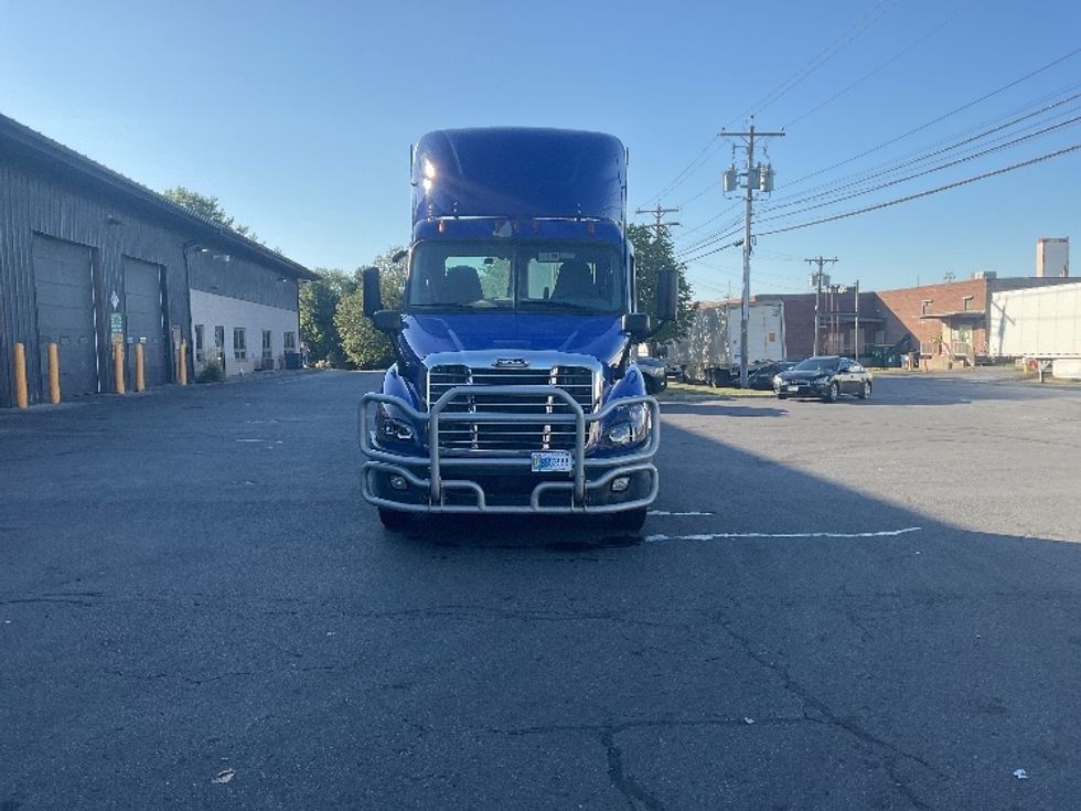 Day Cab Tractor-Heavy Duty Tractors-Freightliner-2020-Cascadia 11364ST-Albany-NY-386,253\n\t\tmiles-$ 39,500 - Image 2